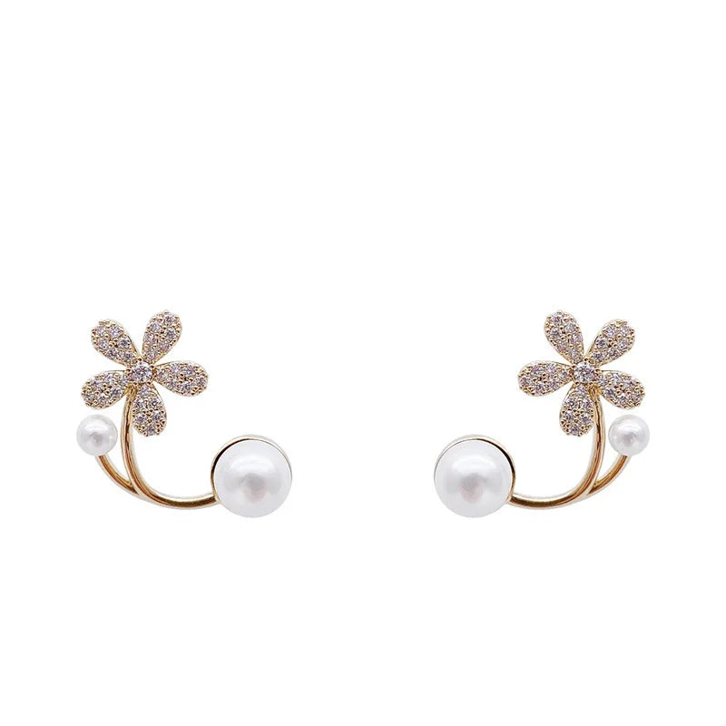 Hot selling Korean style fresh design pearl flower earrings as a gift for girlfriends