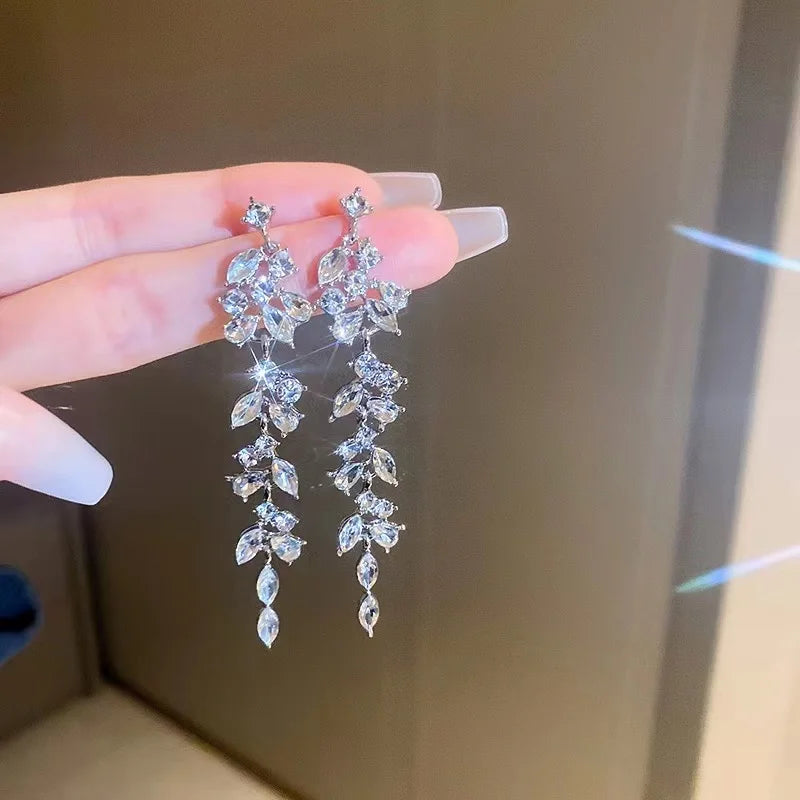 2023 New Fashion Trend Unique Design Elegant Delicate Red Cherry Stud Earrings For Women Jewelry Wedding Party Premium Gifts