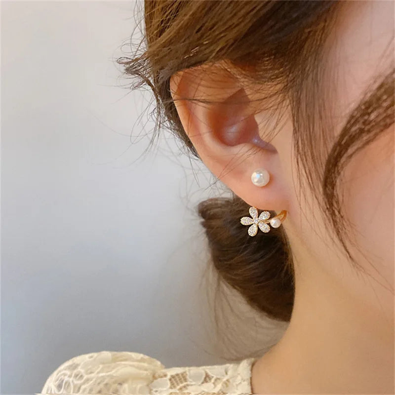 Hot selling Korean style fresh design pearl flower earrings as a gift for girlfriends